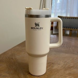 Stanley 40 oz tumbler